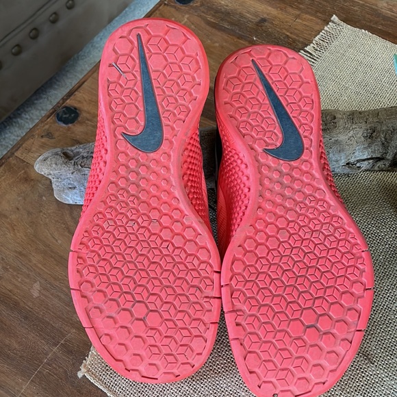 Nike - Picture 5 of 5